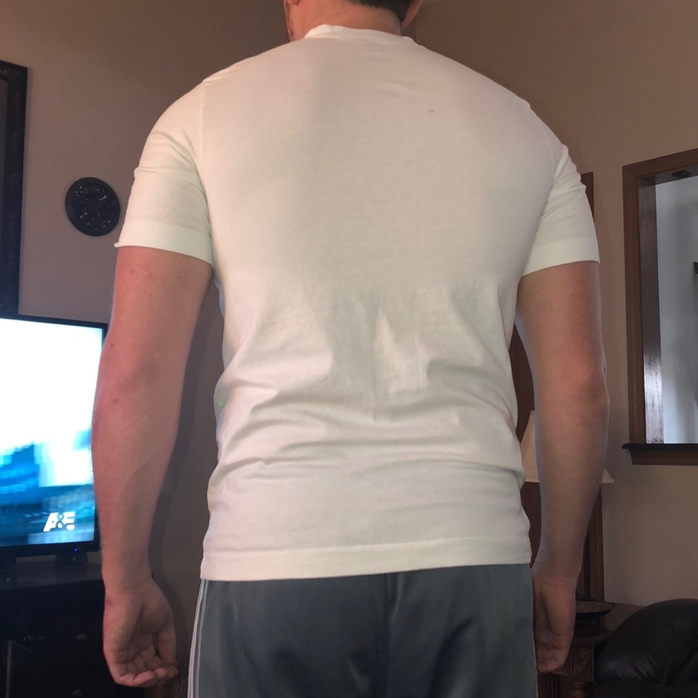 White tee - Picture 2 of 3